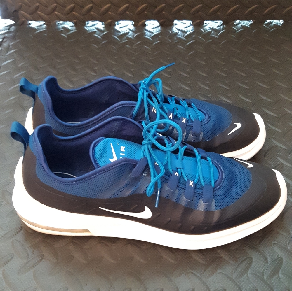 Nike Air Max Axis